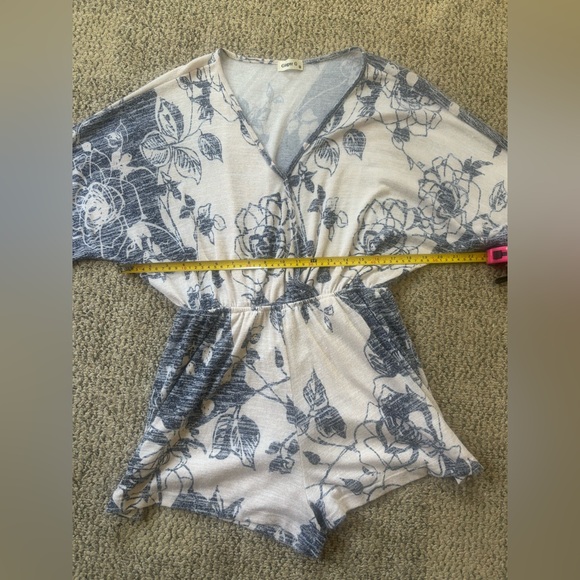 Ginger G Boho Summer Floral Print Flowy V-Neck Lined Romper - Picture 7 of 11